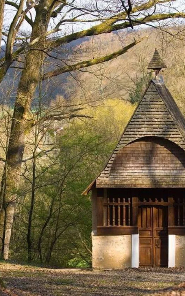 DESCRIPTION : *** Local Caption *** Three events in Perche sarthois The little chapel of Saint-Anne in the forest of Vibraye. TITLE: Vos plus belles photos LEGEND: La chapelle Saint-Anne in Vibraye. Archives Le Maine Libre *** Local Caption *** Three events in Perche sarthois The little Sainte-Anne chapel in Vibraye forest.